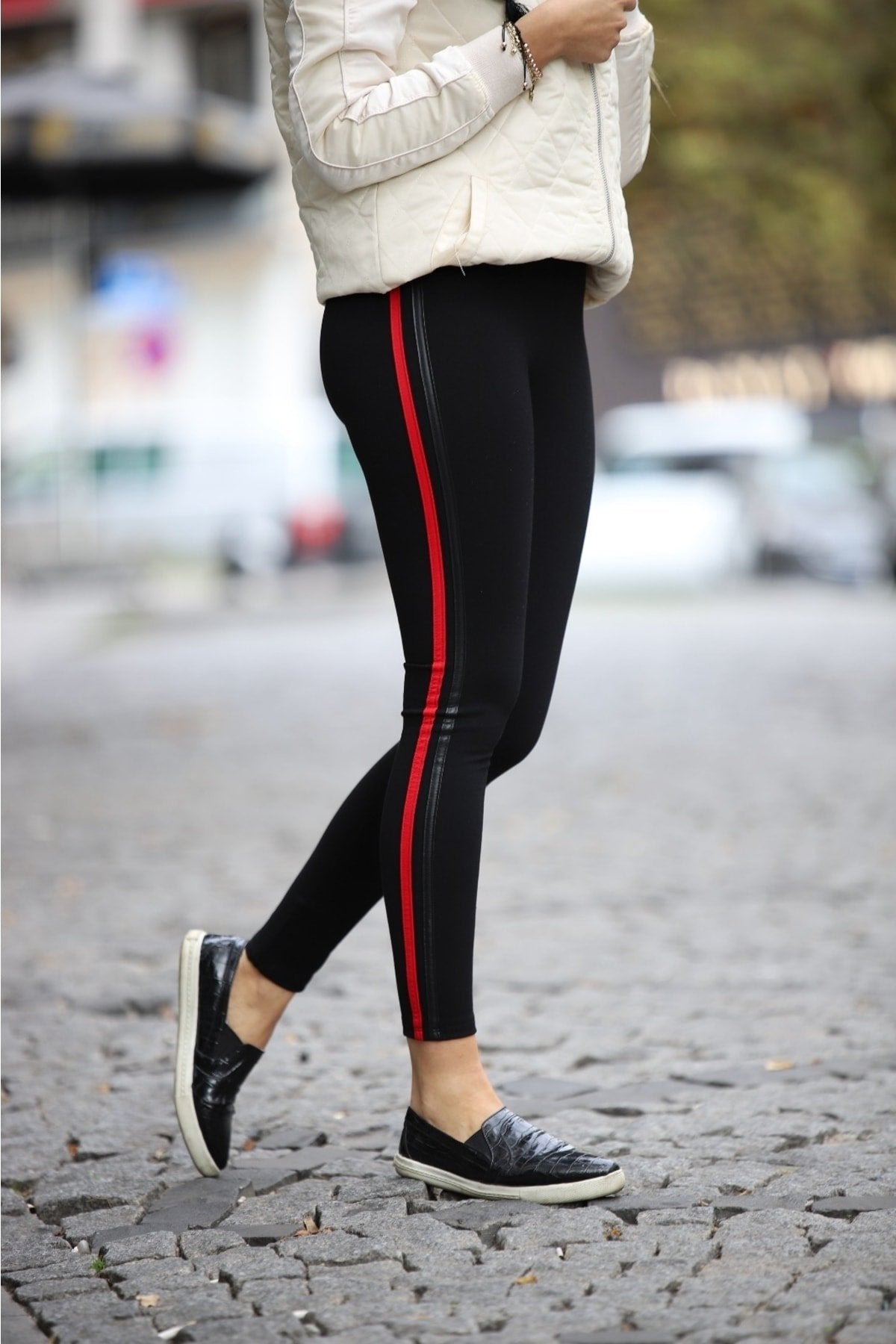 Siyah Yanı Kırmızı Ve Deri Biyeli Yüksek Bel Toparlayıcı Tayt