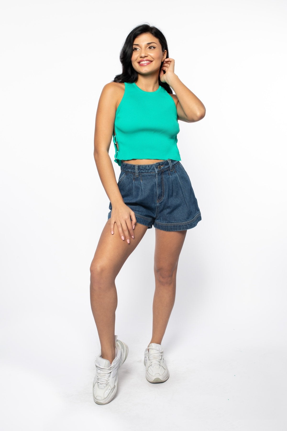 Yeşil Yanlarda Halka Aksesuar Detaylı Triko Bluz