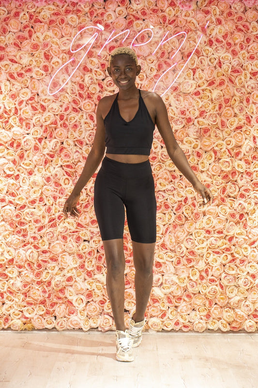 Siyah Yüksek Bel Toparlayıcı Sporcu Biker Şort Tayt