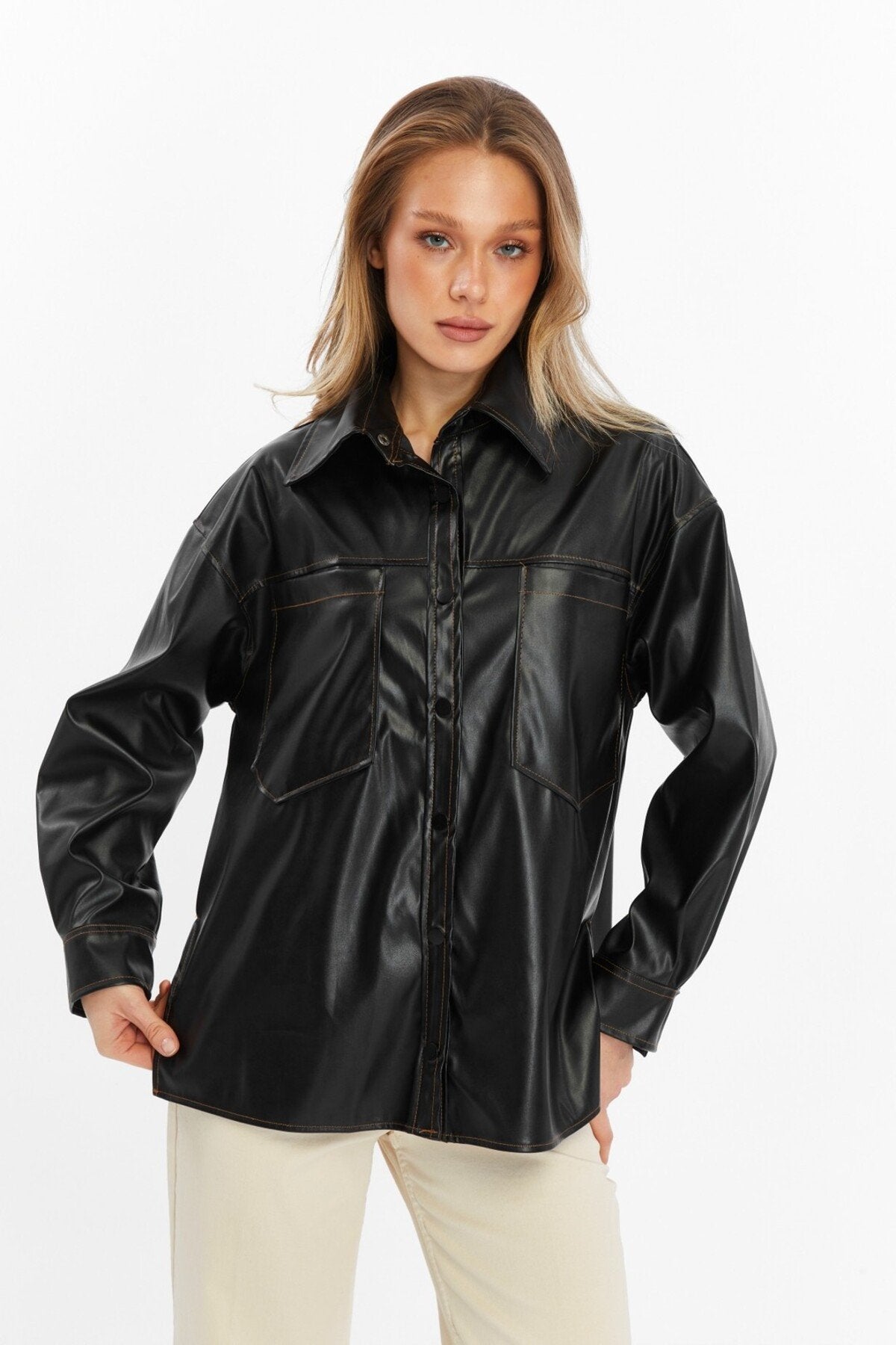 Siyah Kontrast Dikişli Suni Deri Gömlek