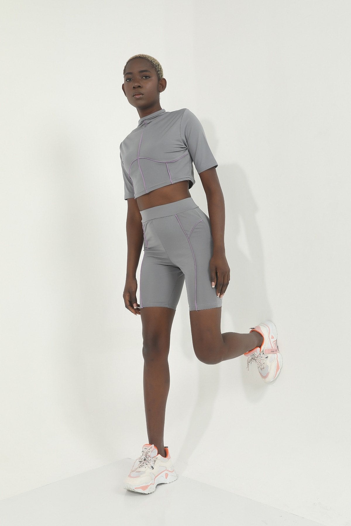 Kadın Gri Önde Lila Biye Detaylı Yüksek Bel Toparlayıcı Biker Tayt