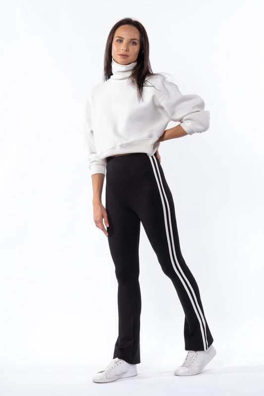 Siyah Bol Paça Yanı Iki Beyaz Şeritli Toparlayıcı Kışlık Örme Tayt