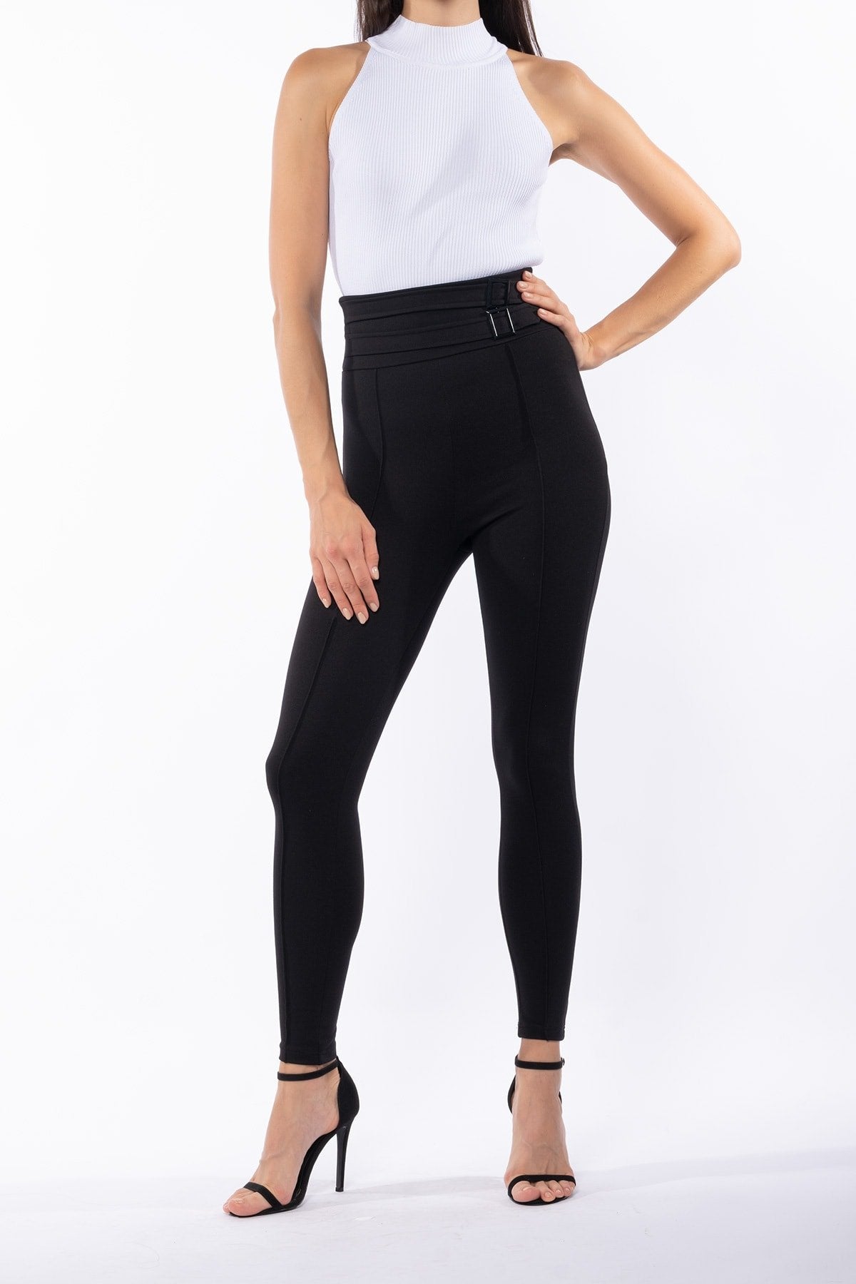 Siyah Kemer Ve Toka Detaylı Yüksek Bel Toparlayıcı Kışlık Tayt