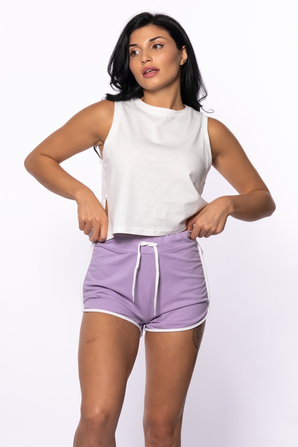 Lila Iki Iplik Şeritli Mini Şort