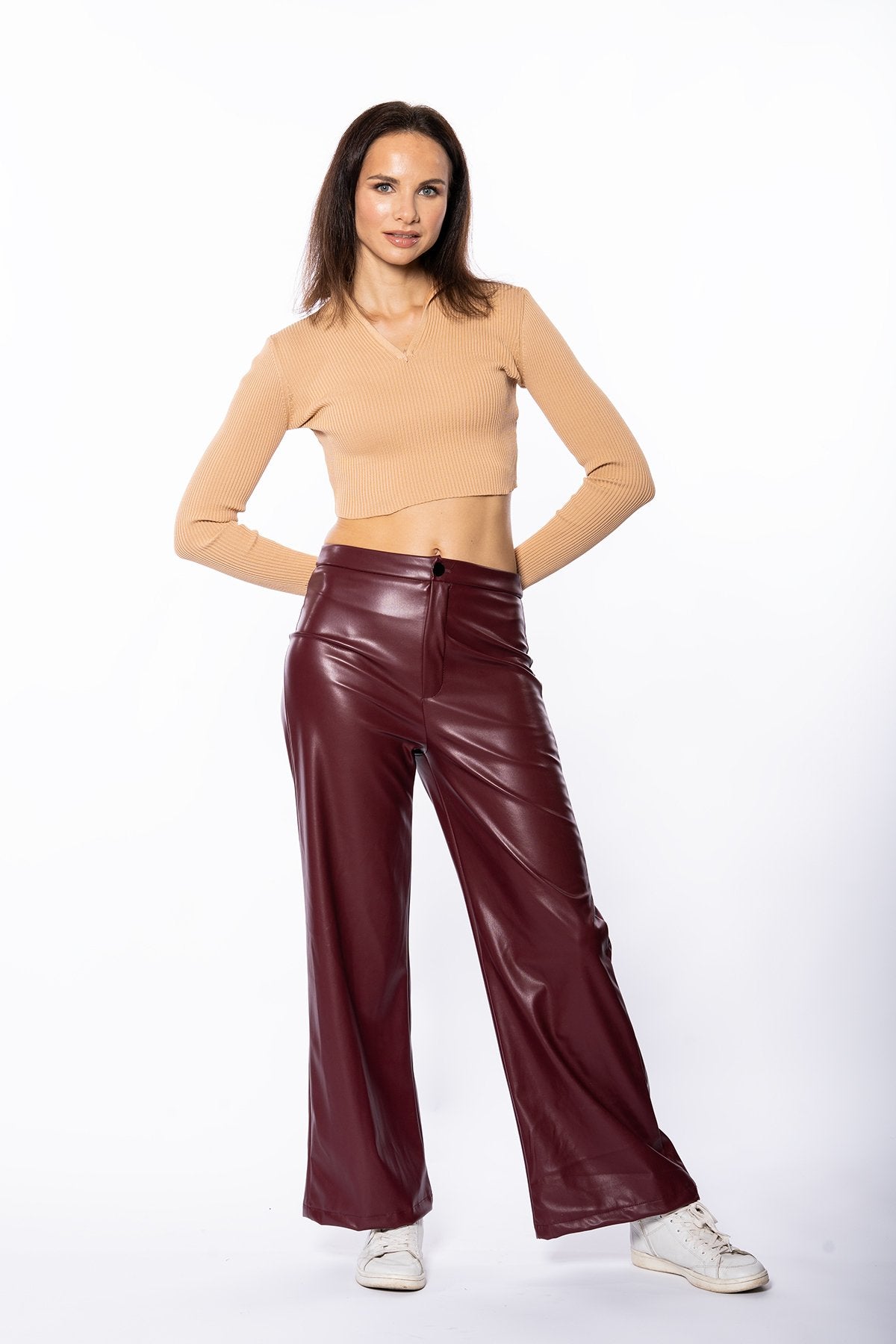 Bol Paça Cep Detaylı Deri Pantolon