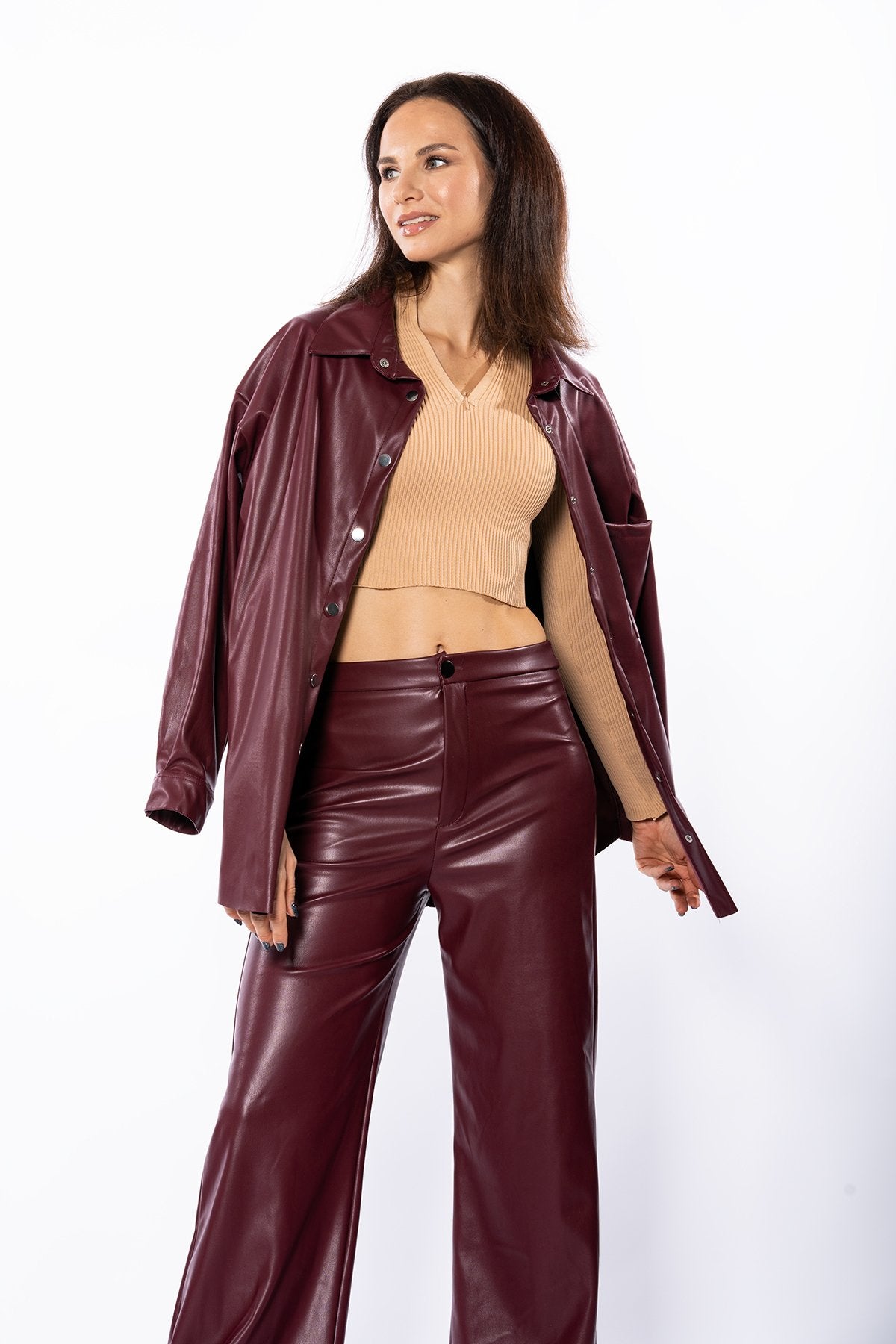 Bol Paça Cep Detaylı Deri Pantolon