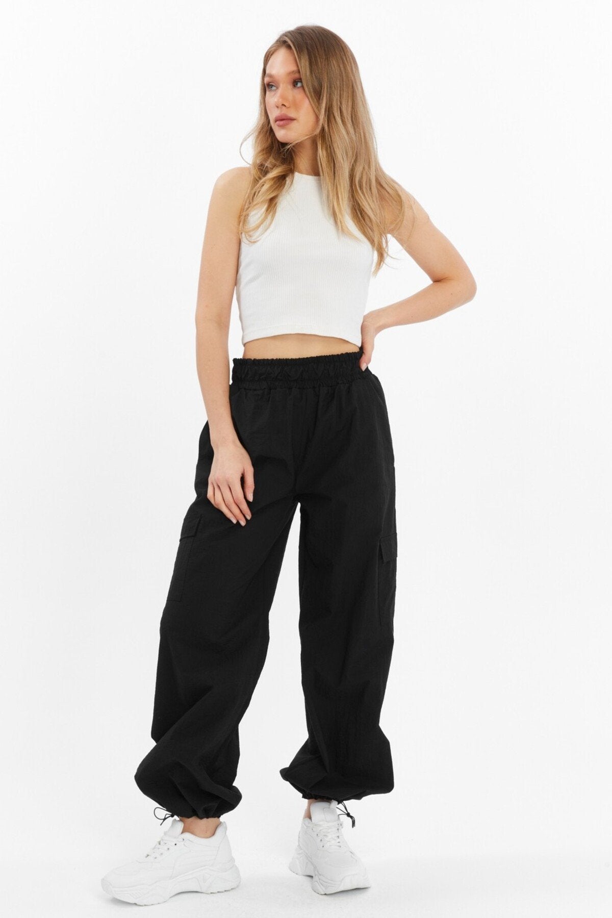 Siyah Paraşüt Kumaş Lastikli Bel Stoperli Dokuma Jogger Pantolon