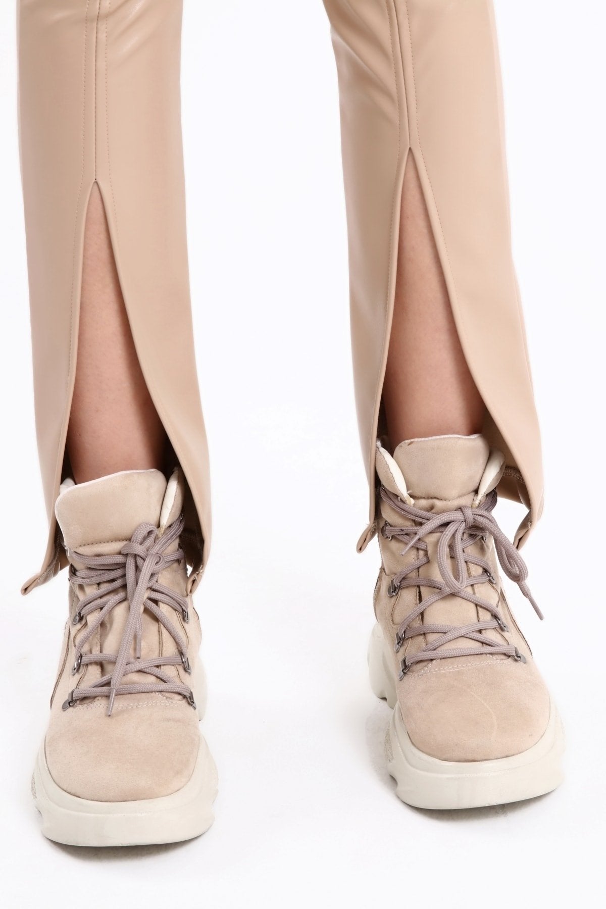 Önü Yırtmaçlı Çıma Dikişli Kalın Şardonlu Yüksek Bel Deri Pantolon Tayt