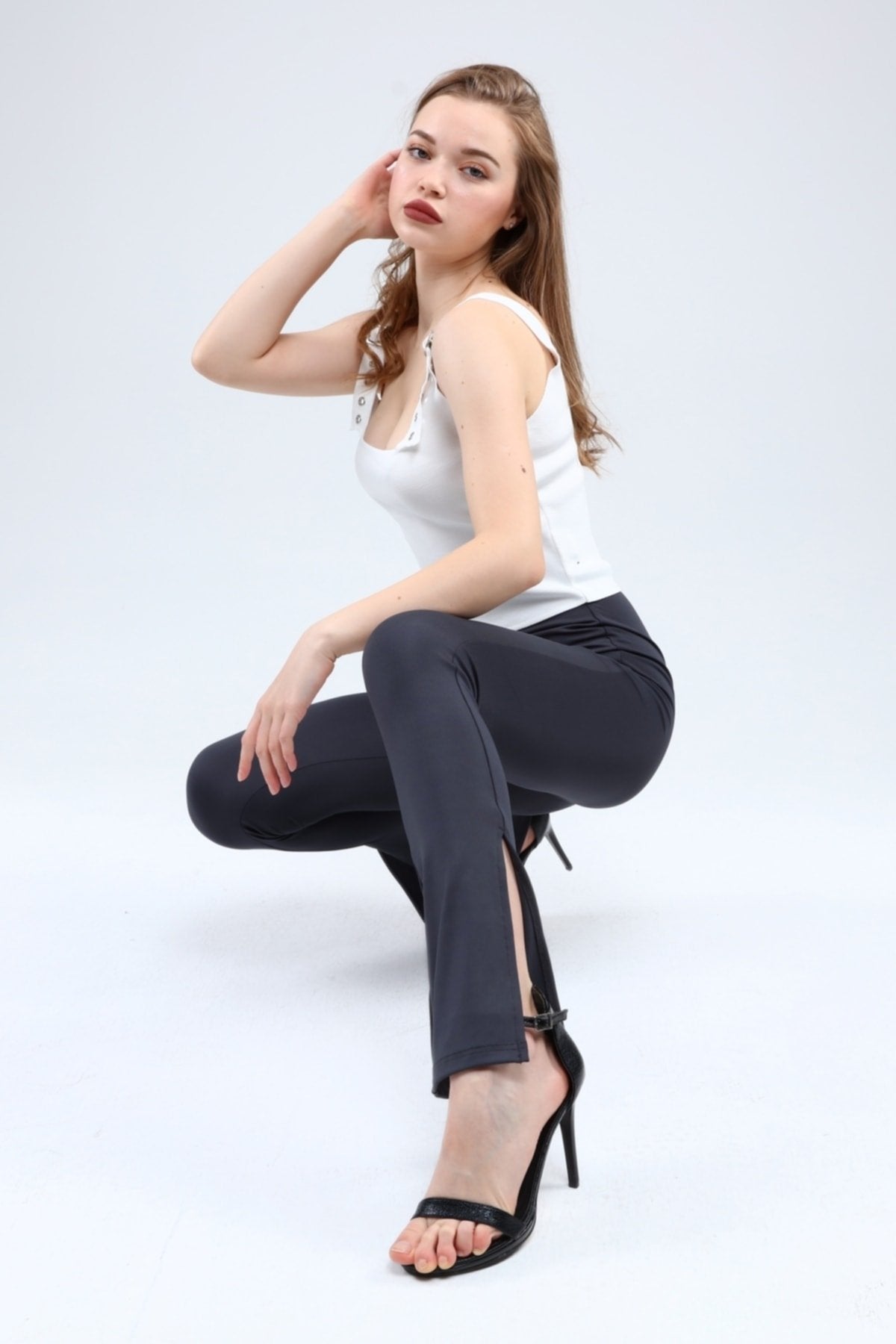 Siyah Dalgıç Yanlarda Yırtmaç Detaylı Yüksek Bel Toparlayıcı Tayt