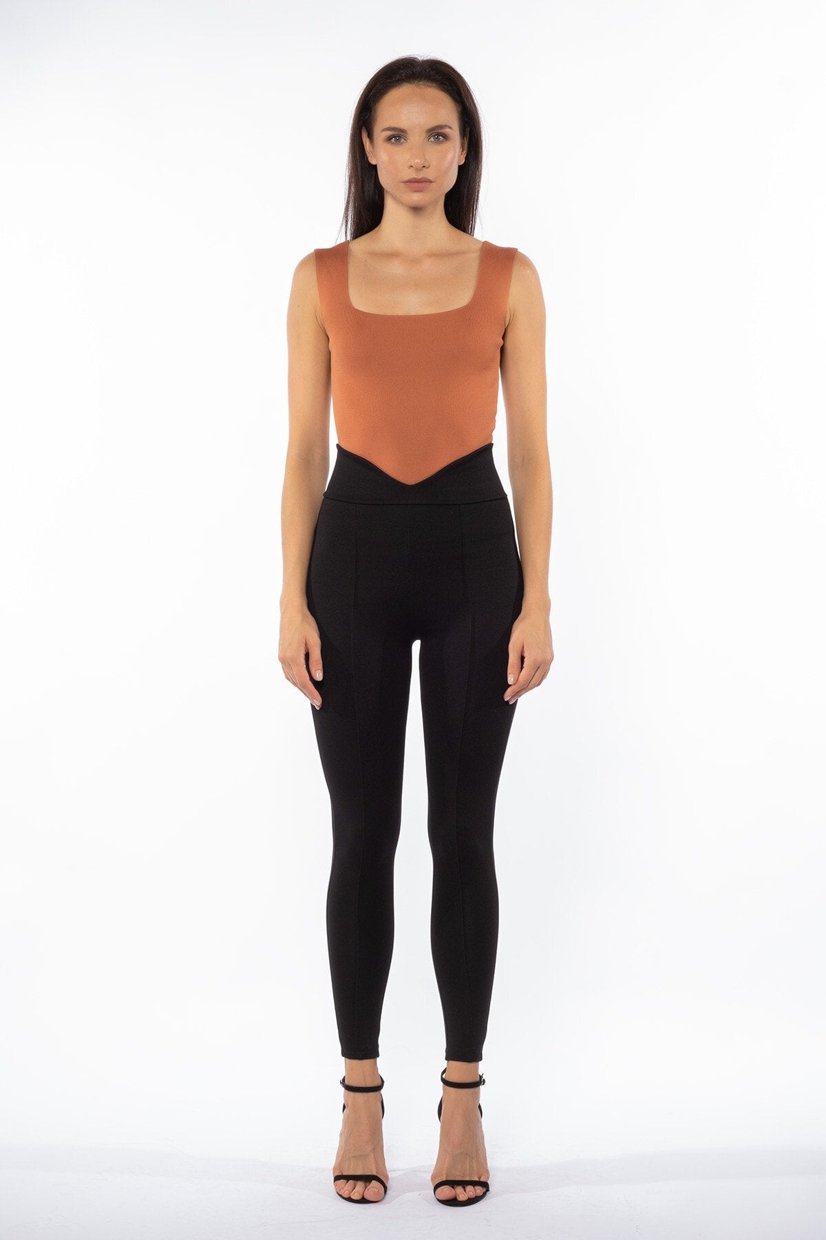 Siyah Kemeri V Detaylı Yüksek Bel Toparlayıcı Kışlık Örme Tayt