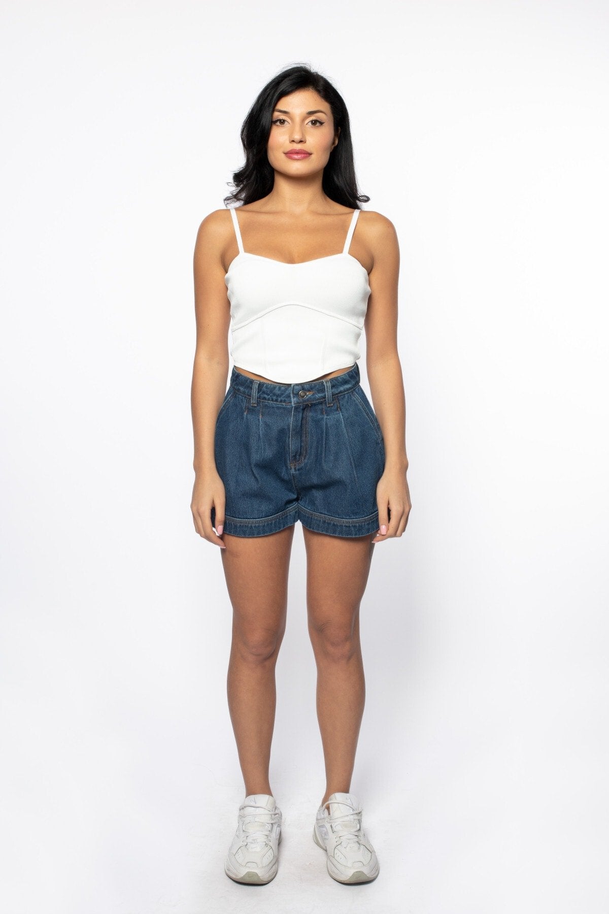 Kalp Yaka Korsan Detaylı Triko Bluz