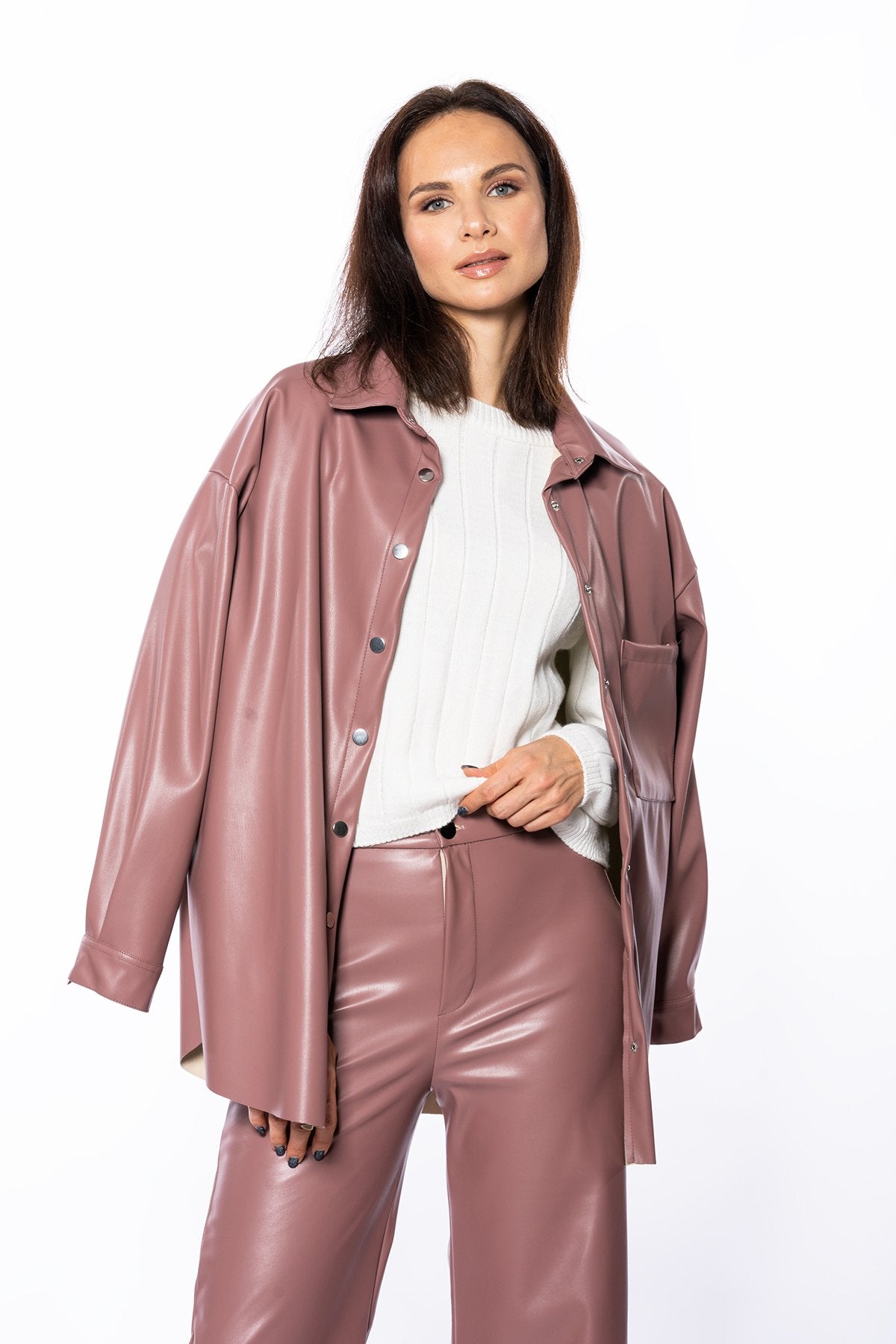 Bol Paça Cep Detaylı Deri Pantolon