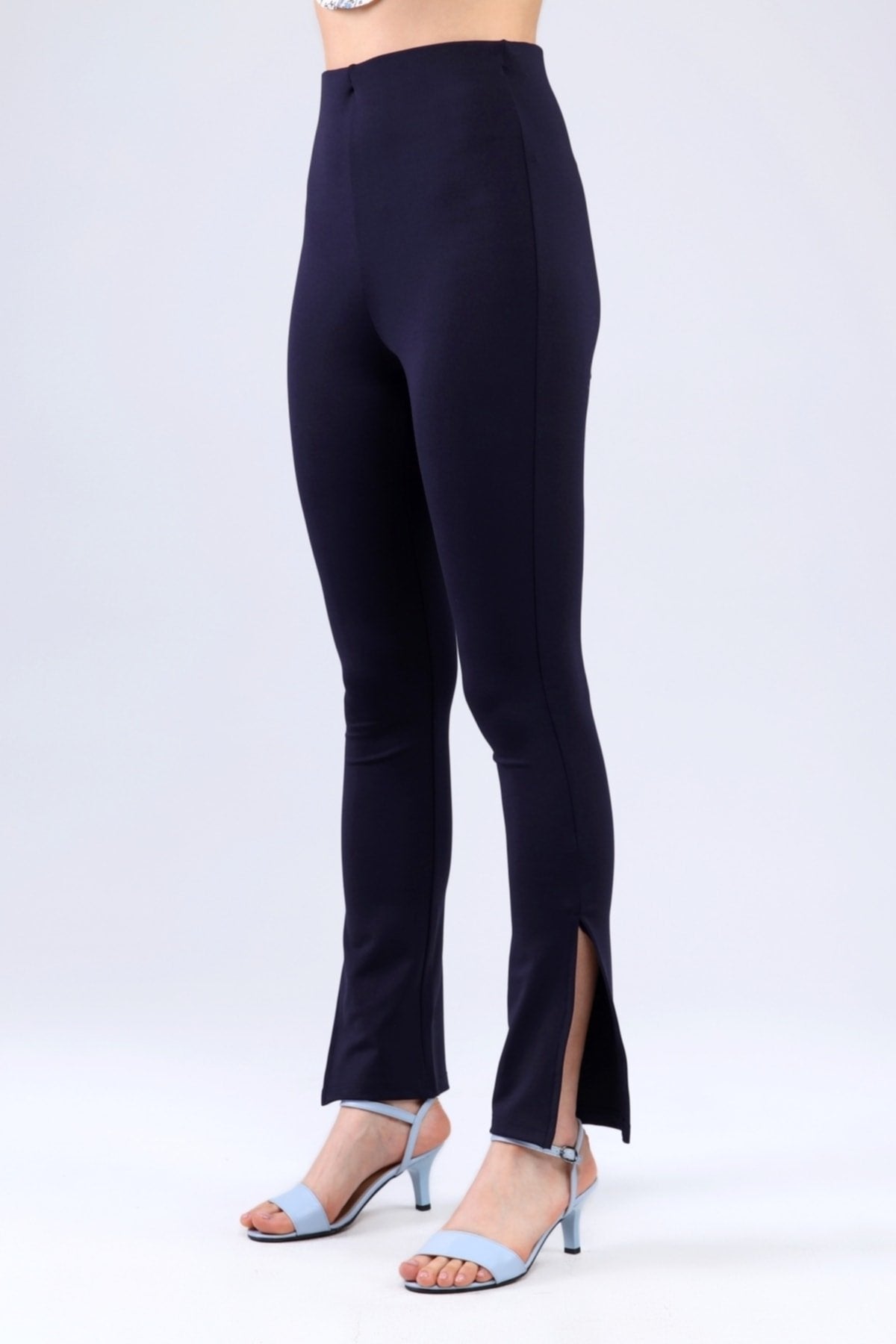 Siyah Dalgıç Yanlarda Yırtmaç Detaylı Yüksek Bel Toparlayıcı Tayt