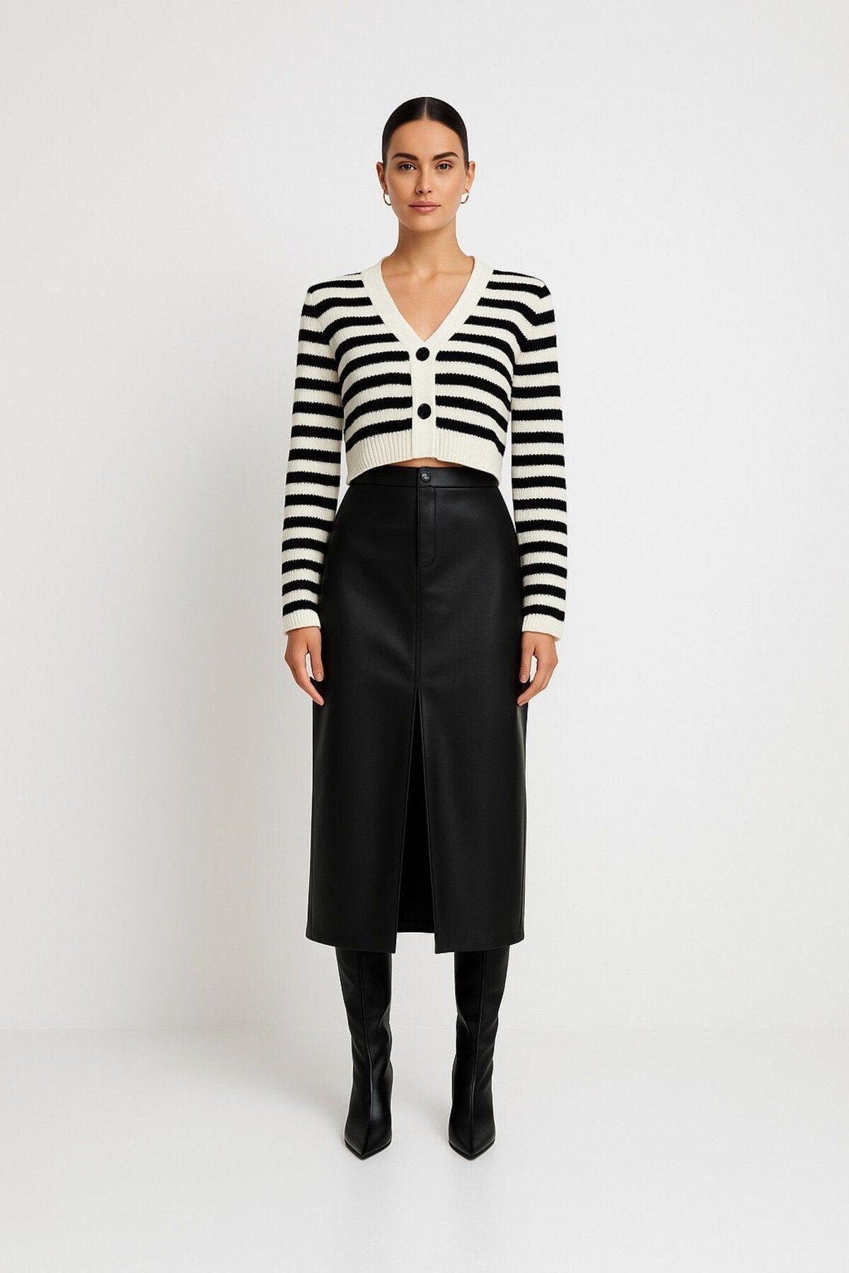 Siyah Yırtmaçlı Suni Deri Yüksek Bel Maxi Etek